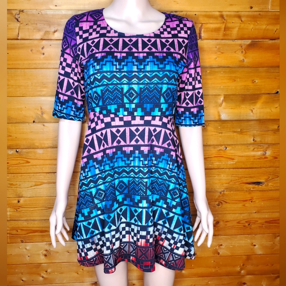 ♥️ Stilettos dress flowy half sleeve U-neck stretch Aztec short Size L